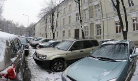 Auksinės vietos Vilniaus centre rezervuotos valdžios automobiliams