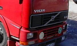 Klaipėdoje apdegė vilkikas ir jo vairuotojas