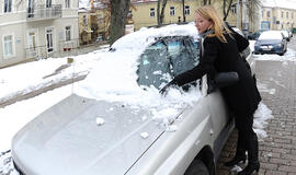Moterims apie automobilius žiemą