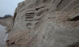 Palangos paplūdimyje - smėlio skardis