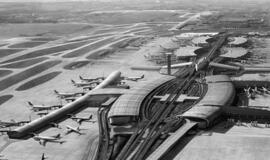 Šarlio de Golio oro uoste Paryžiuje nuo pakilimo tako nuslydo lėktuvas su 288 žmonėmis