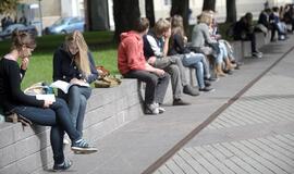 Trečdalis Lietuvos vyresnių klasių moksleivių svarsto apie studijas užsienyje, išvyksta – mažiau nei dešimtadalis