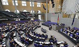 Vokietijos Bundestagas pritarė religiniam berniukų apipjaustymui