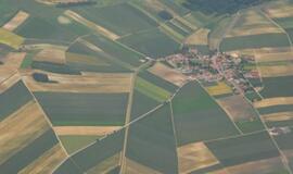 Apleistų žemių savininkams – maksimalūs mokesčiai