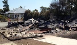 Australija: tūkstančiai gaisrų niokojamos Tasmanijos gyventojų įkurdinta evakavimo centruose