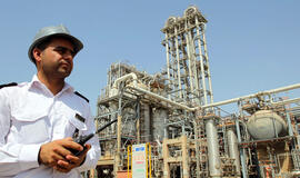 Dėl įvestų sankcijų Irano naftos eksportas sumažėjo 40 proc.