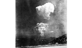 Hirosimoje rasta sensacinga sprogstančios atominės bombos nuotrauka