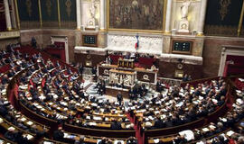 Lenkijos televizijos žurnalistai įnešė į Seimą sprogmenų, kad parodytų, kaip blogai saugomas parlamentas