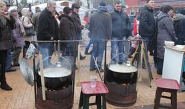 Stintų kvapas į Palangą sutraukė minias