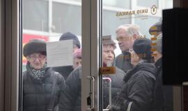 Užrakintas Ūkio bankas šokiravo žmones