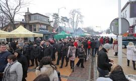 Stintų kvapas į Palangą sutraukė minias