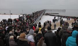 Stintų kvapas į Palangą sutraukė minias