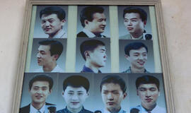 Šiaurės Korėjoje - viena iš 28-ių šukuosenų