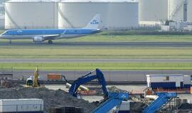 Amsterdamo oro uoste dėl techninių problemų leidosi du lėktuvai