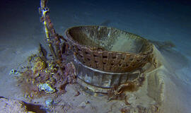 Iš Atlanto vandenyno dugno ištrauktos "Apollo" variklių liekanos