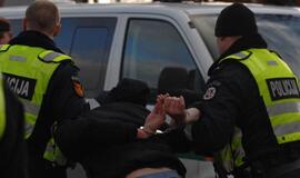 Kauno kriminalistai sulaikė penkis įtariamus automobilių grobikus