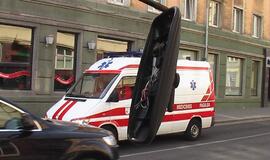 Klaipėdoje autobuso veidrodis kliudė merginos galvą