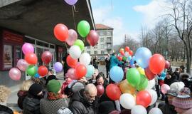 Teatrinėje misijoje "Balionai" į dangų pakilo 100 balionų