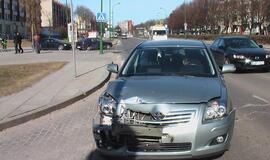 Trijų automobilių avarijos kaltininkas paspruko pėščias