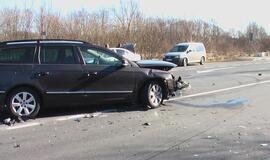 Svečius skolintu automobiliu vežiojęs jaunuolis - ligoninėje