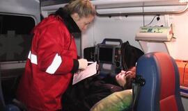 Dėl alkoholinės komos vairuotoja išvežta į ligoninę