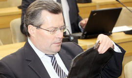 Buvusį parlamentarą Raimondą Šukį siūloma skirti Seimo kontrolieriumi