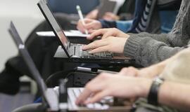 Lietuvoje 75,2 proc. gyventojų naudojasi kompiuteriu