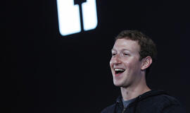 Markas Zuckerbergas pasekė Steve Jobso pavyzdžiu ir susimažino algą iki 1 dolerio