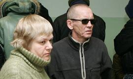 Mirusio sirgaliaus vardas netyla teismuose