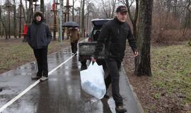 Poilsio parke vykusi talka: neapsiribota vien šiukšlių rinkimu