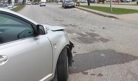 Avarijos kaltininkas pildė dvi eismo įvykių deklaracijas