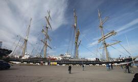 Į Klaipėdą vėl atplaukė burlaivis "Kruzenštern"