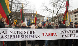 Prie Seimo įvyko mitingas prieš pataikavimus LLRA reikalavimams