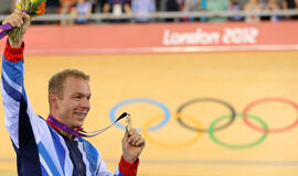 Šešiskart olimpinis čempionas škotas Krisas Hojus baigė dviratininko karjerą