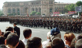 Armėnijoje kariškis paleido ugnį į tarnybos draugus