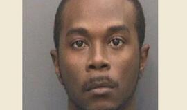 JAV: trejų metų berniukas nusišovė dėdės pistoletu