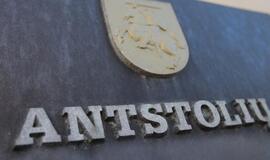 Petras Gražulis siūlo riboti antstolių apetitą pinigams