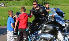 Vaikams šventę dovanojo motociklininkai