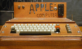 Vienas pirmųjų "Apple" kompiuterių aukcione parduotas už 500 000 eurų