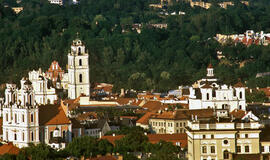 Vilniuje įgriuvo dviejų aukštų pastato stogas