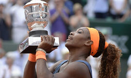 "French Open" nugalėtoja po 11 metų petraukos tapo amerikietė Serena Viljams