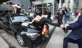 "Femen" aktyvisčių taikinys - Tuniso premjero kortežas Briuselyje