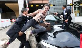 "Femen" aktyvisčių taikinys - Tuniso premjero kortežas Briuselyje
