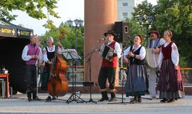 Miesto centre - pasaulio lietuvių žaidynių 2013 atidarymo vakaronė