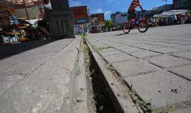 Prie parduotuvės tyko pavojus