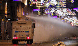 Turkijoje prieš protestuotojus panaudotos vandens patrankos