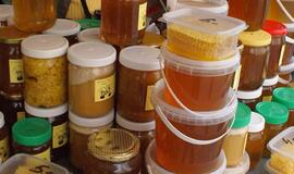 Bitininkų asociacijos prezidentas: "Medų sugadina ir prekybos centrai"
