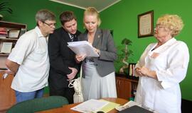 Tėvai protestavo dėl padidintų vaikų baseino kainų