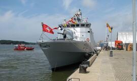 Jūros šventė 2013. Vainikų nuleidimas jūroje