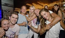 SEL koncerto "afterparty" - maudynės šampane